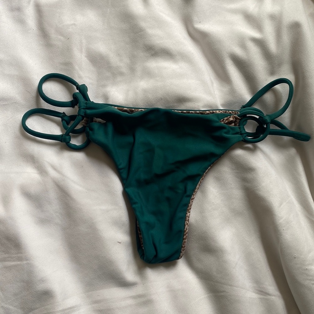 Acacia bottoms
